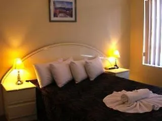 Chevron Palms By Gold Coast Premium Aparthotel 4*,  Australia